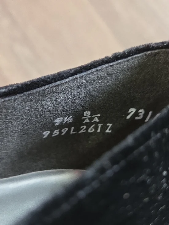 Classic Black Velvet Pointed-Toe Heels - Picture 6 of 6